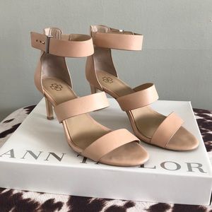 Ann Taylor neutral toned strappy heeled shoes in size 6.5